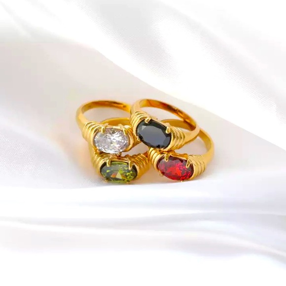 Jewelry - High end stone ring